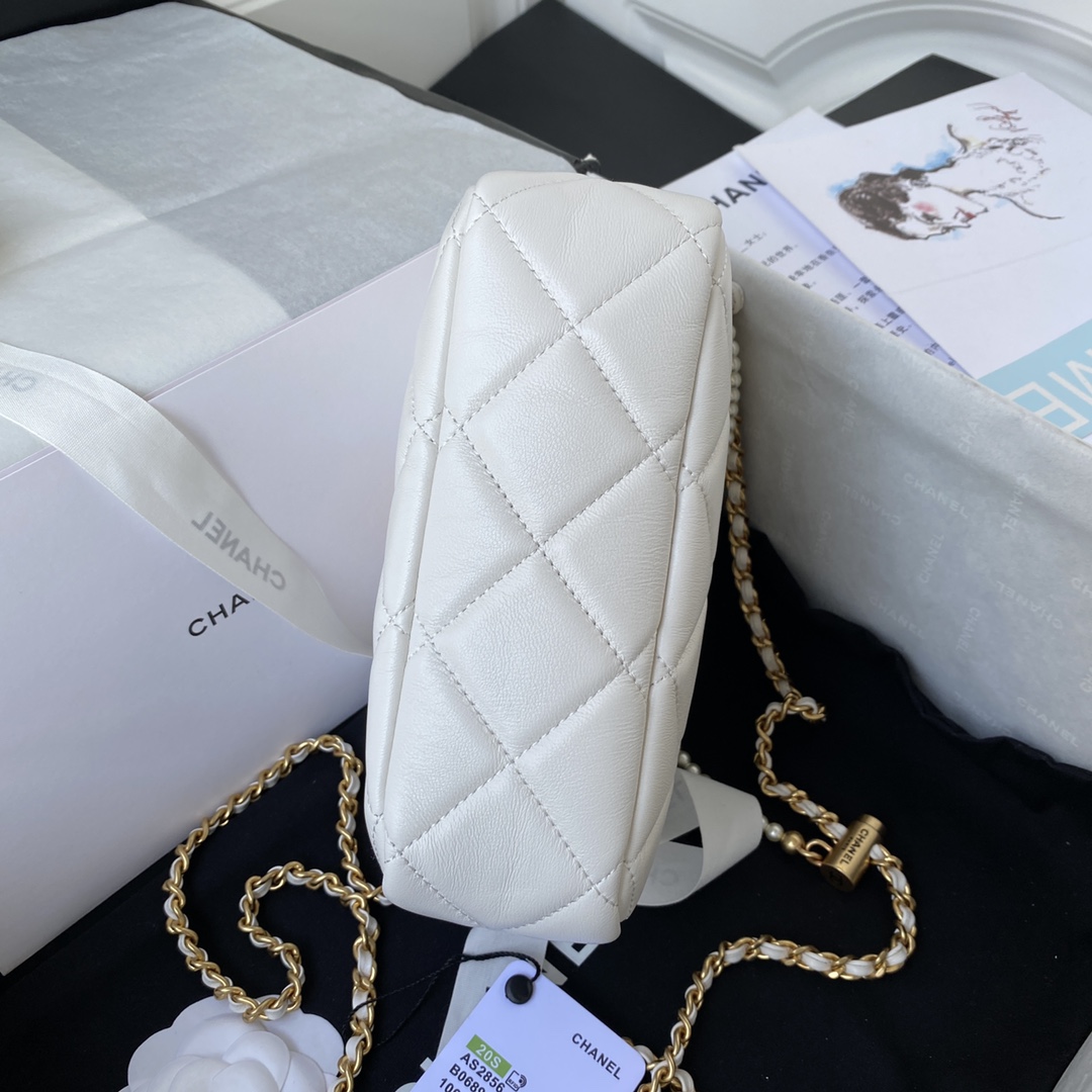Ch**el mini camera case leather imitation pearls light white as2856 18 x 14 x 7 cm