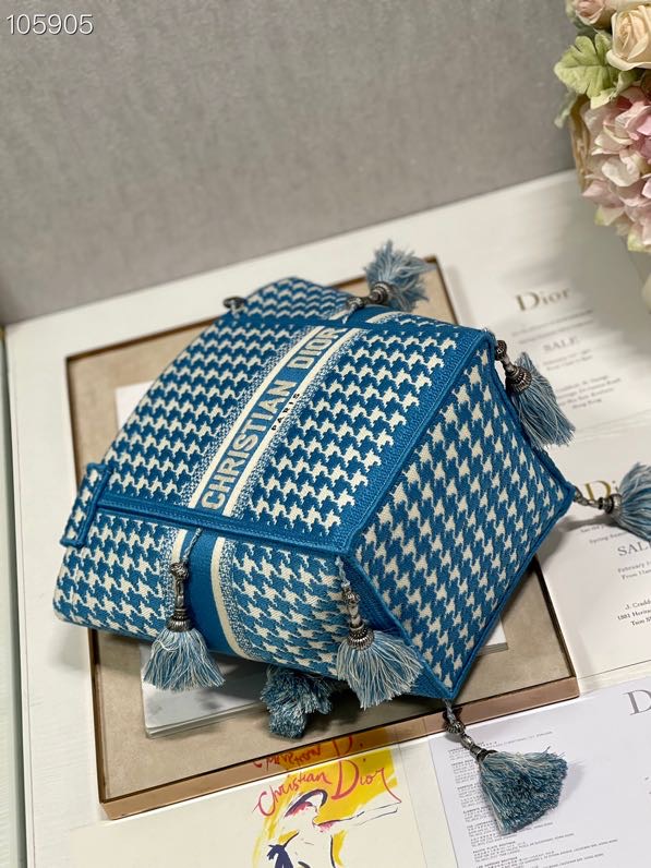 D-bubble embroidered Bucket Bag 16cm 02