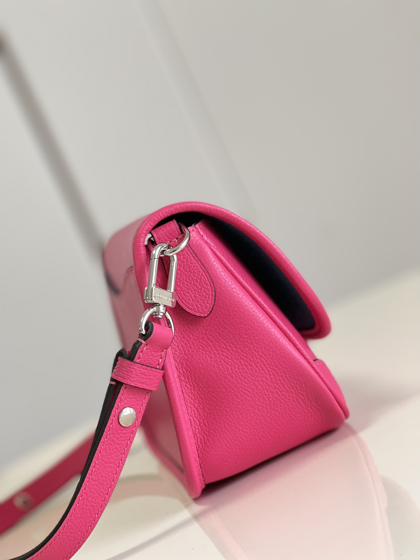 l0vis Vvtt0n buci handbag m59386 24.5cm 01