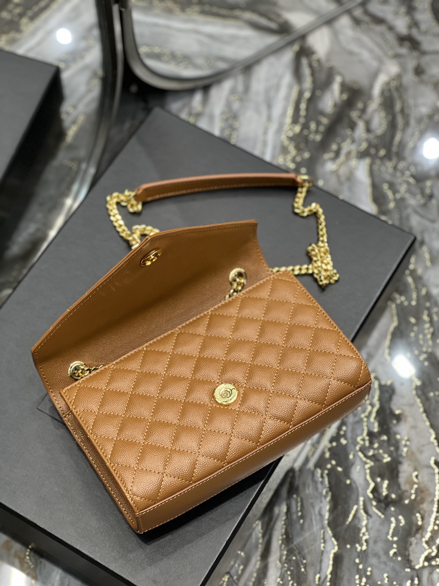 Y51 envelope bag 01 21cm