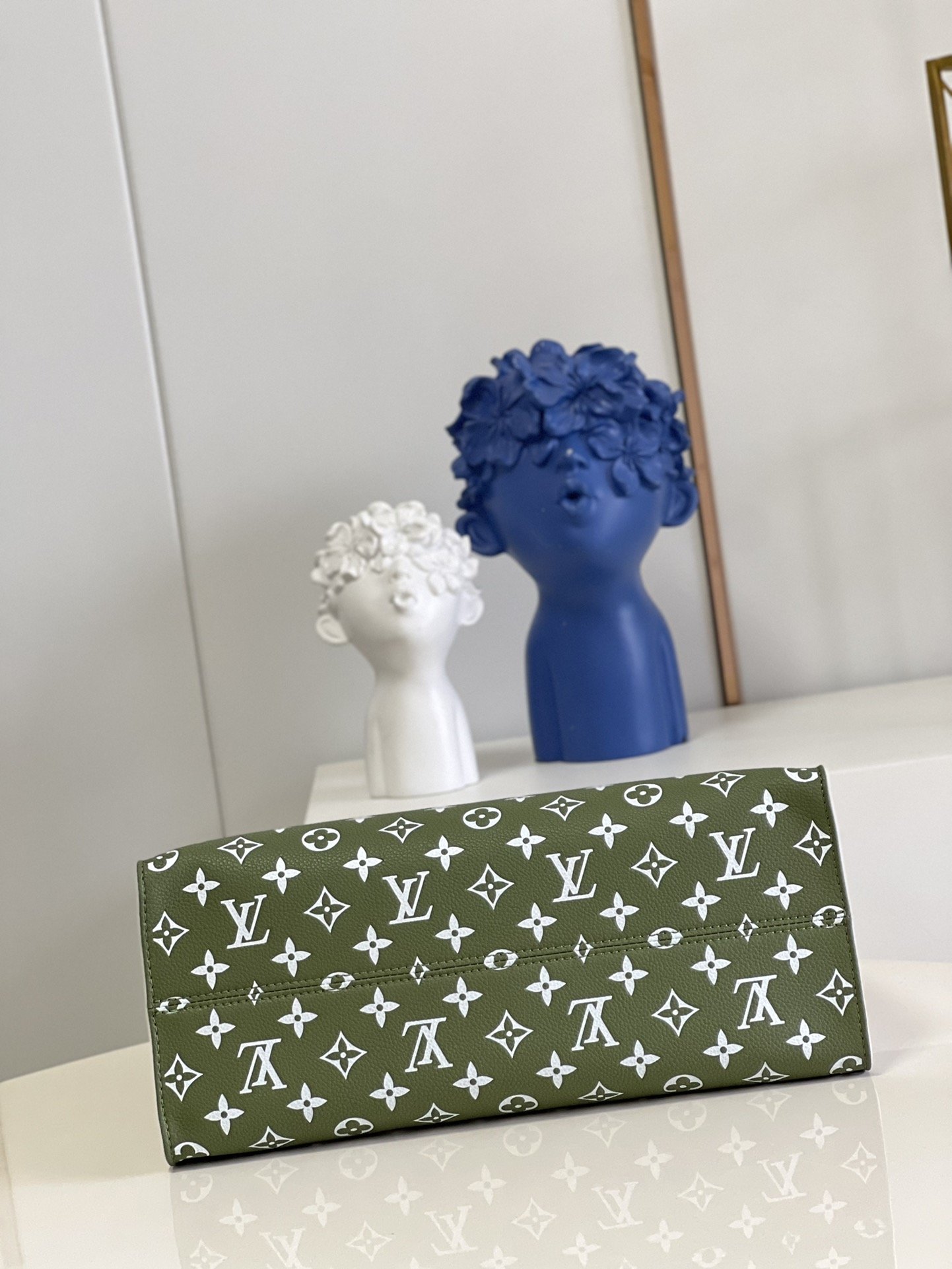 LV ONTHEGO M46060 35CM MM