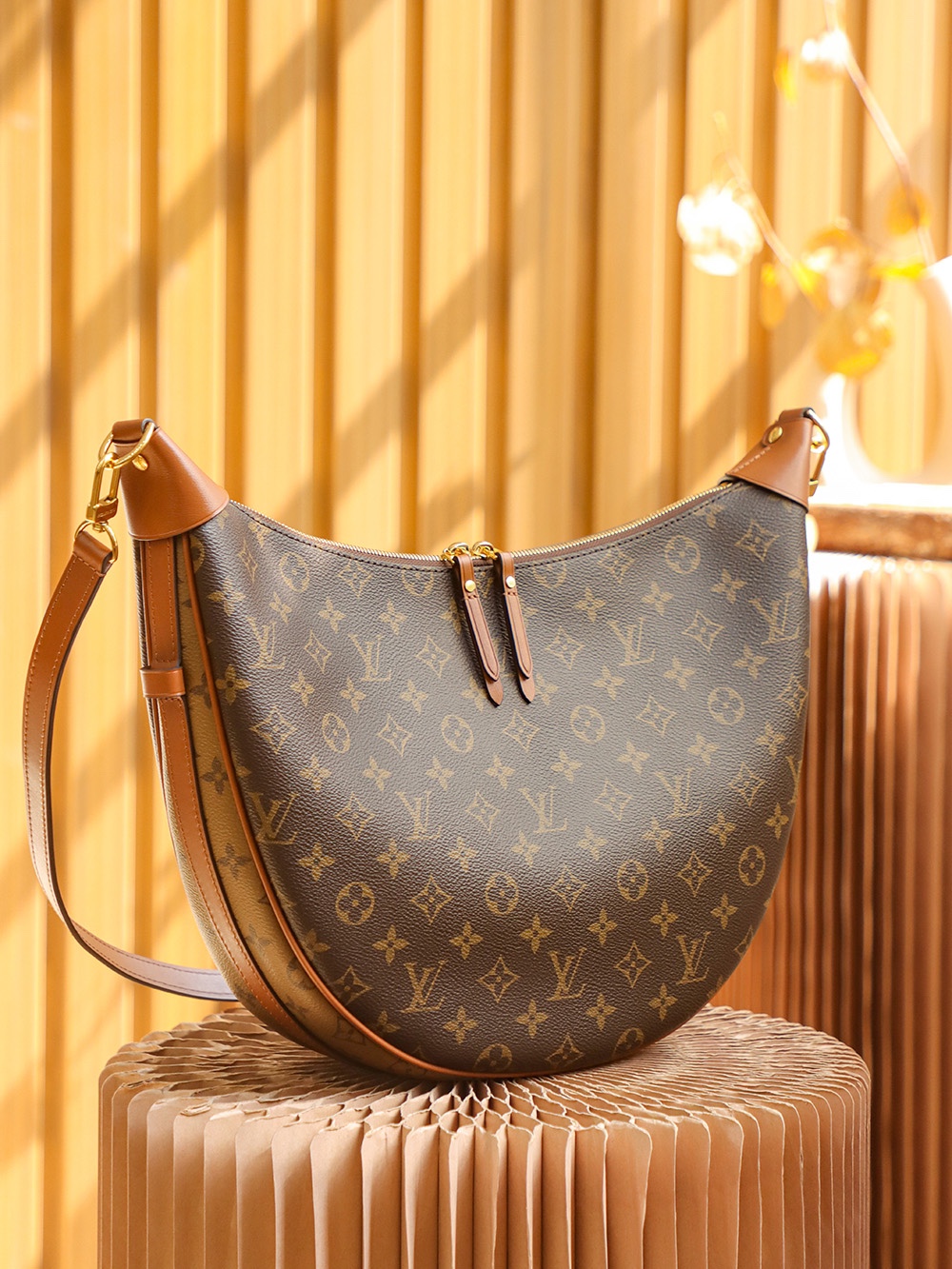 l0vis Vvtt0n loop hobo m46311