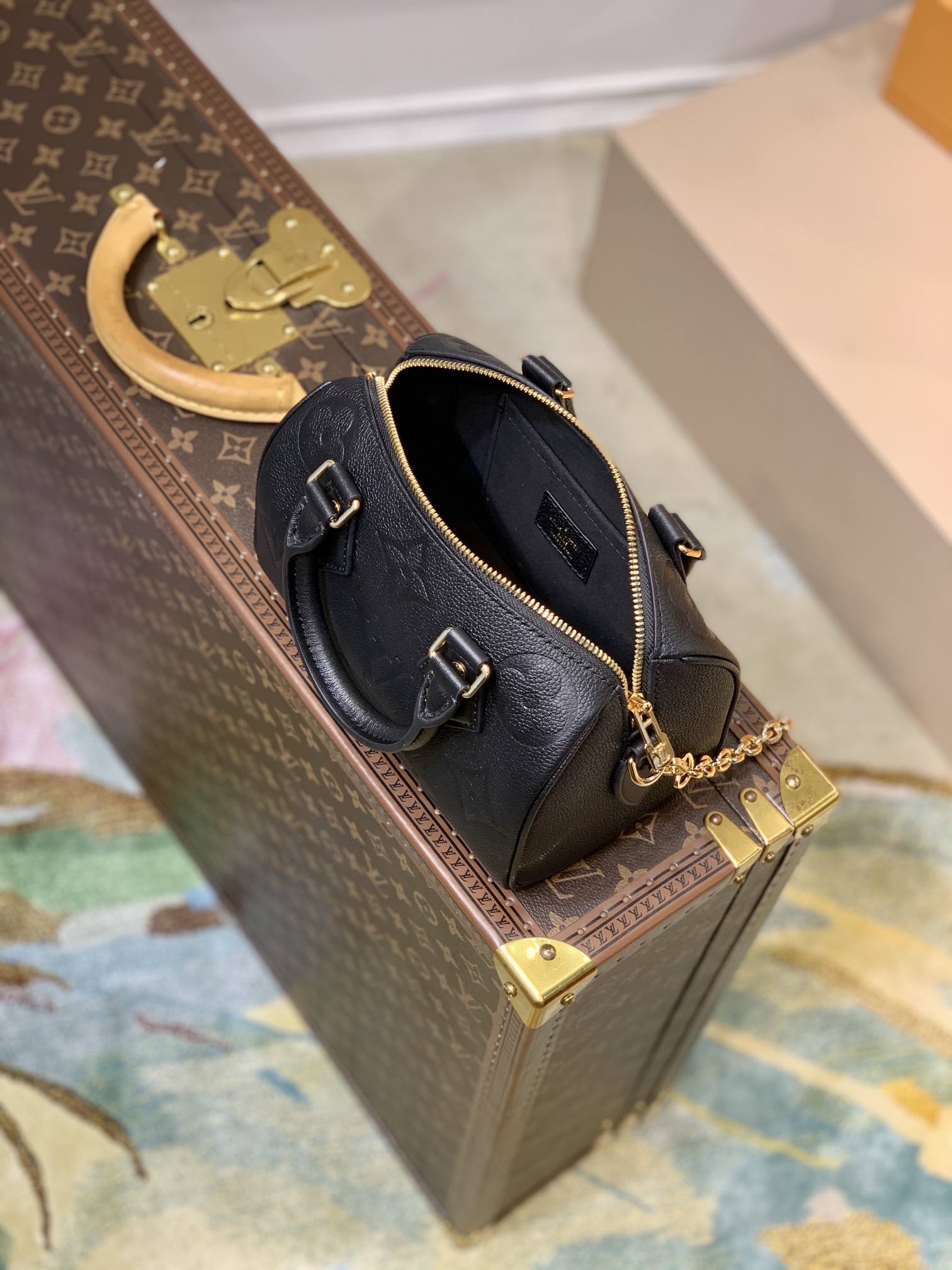 LV Speedy Bandoulière 20 Black M46575 - 20.5x13.5x12cm