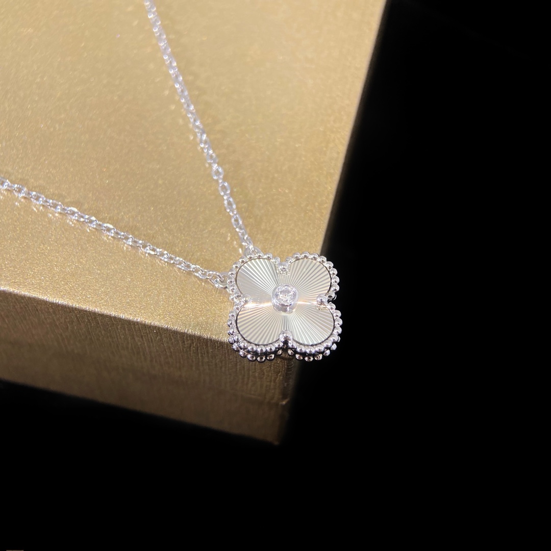 V*n Cl**f arpels 001 bracelet