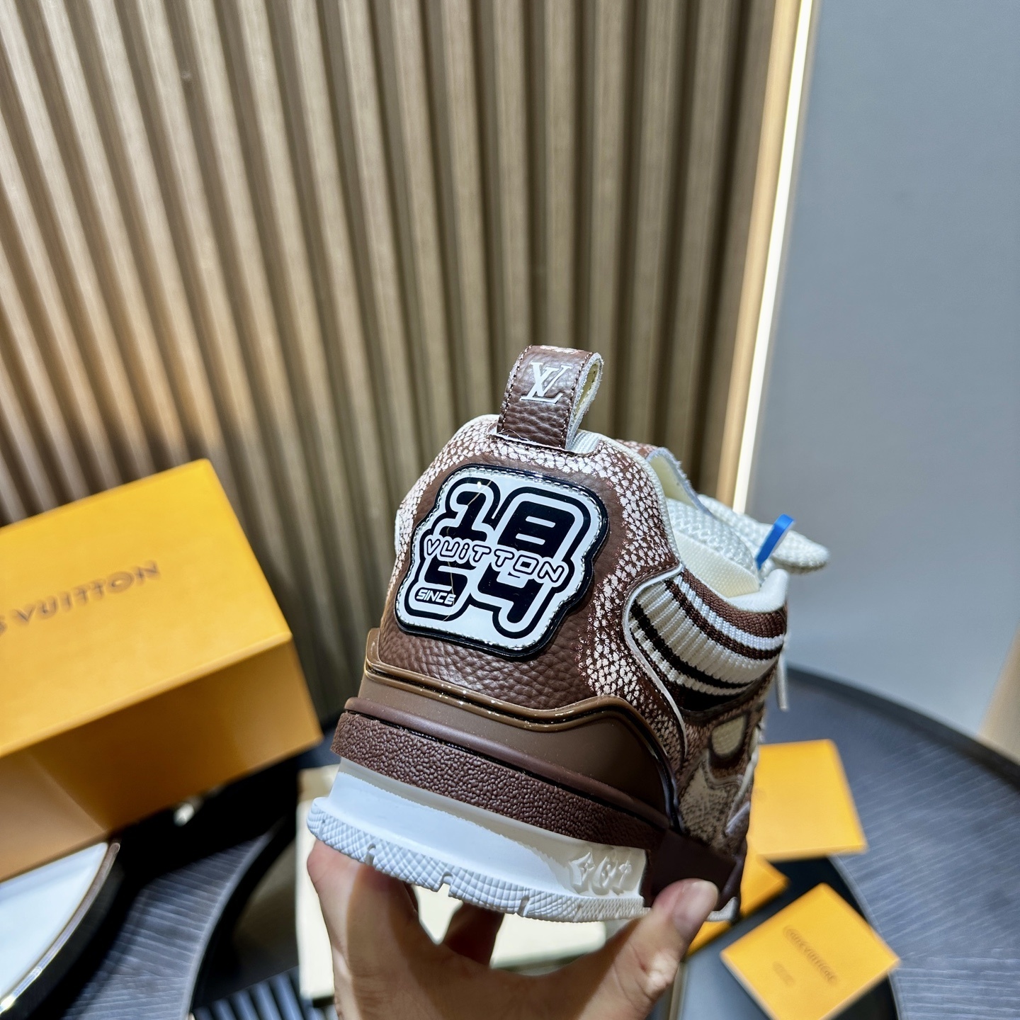 LV Sneaker 13