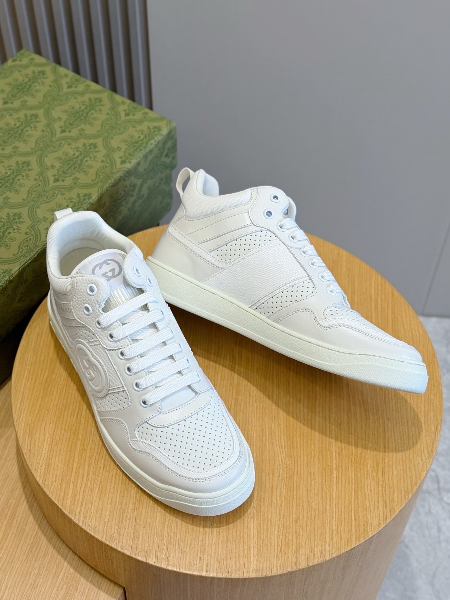 Gvc*1 sneaker 02