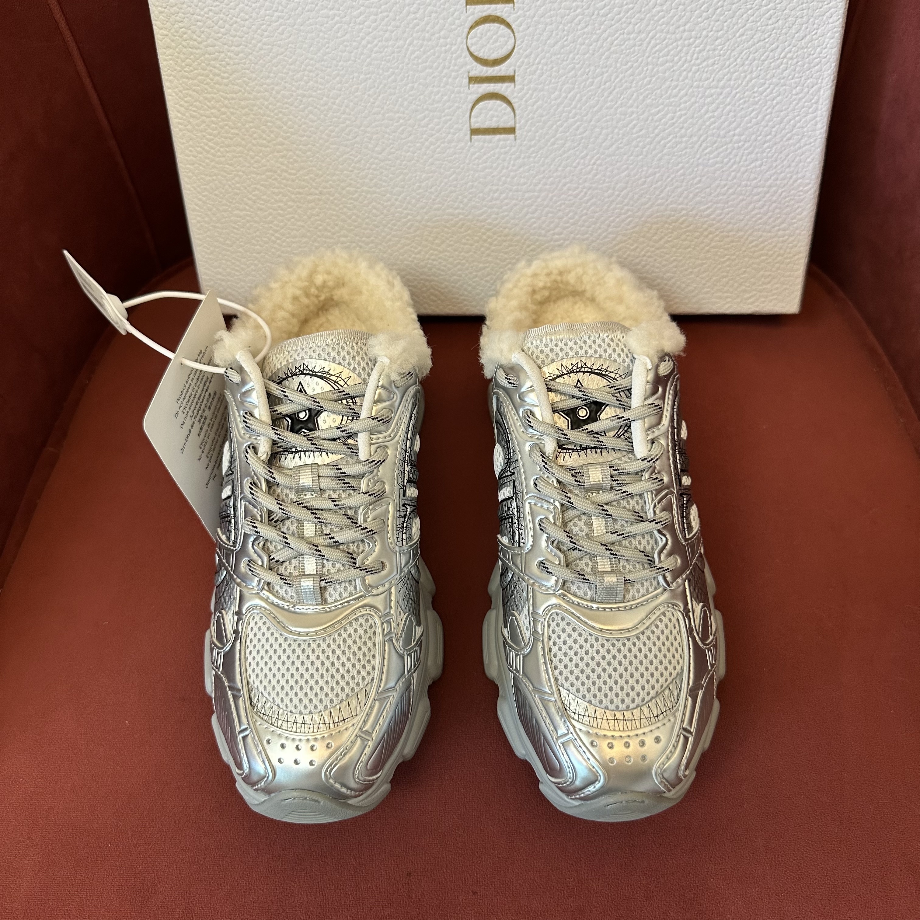 D10r low-top plush sneakers 03